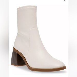 NWT Anne Klein Annette White Booties sz 6.5